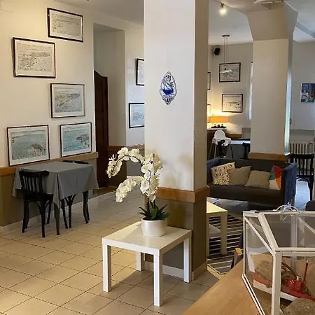 La Porte Pierre-logis Intra Muros מלון 2*