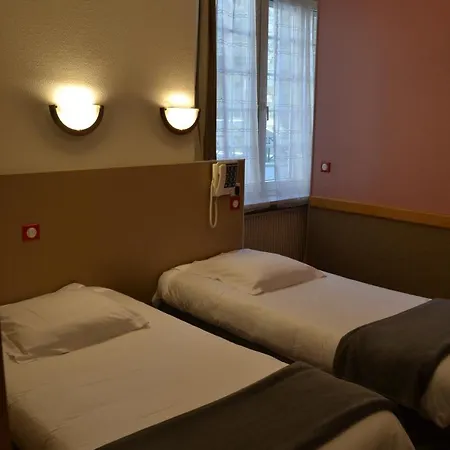 La Porte Pierre-logis Intra Muros 2*