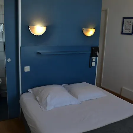 מלון La Porte Pierre-logis Intra Muros 2*